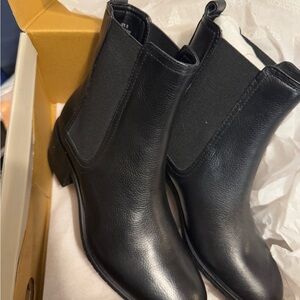 Kenneth Cole Reaction Black Ankle Boots